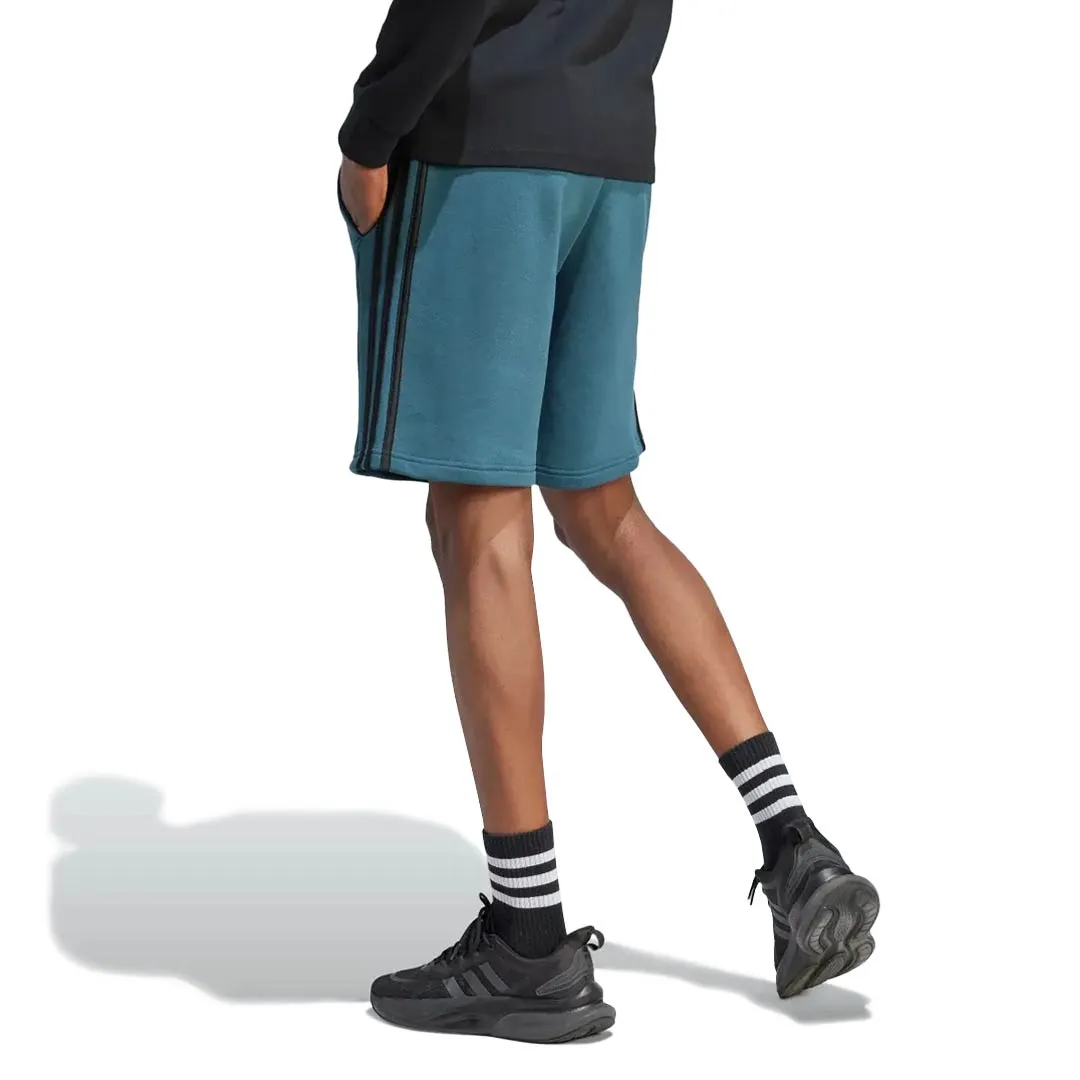 adidas - Essentials Fleece 3-Streifen Shorts für Herren (IJ8930)
