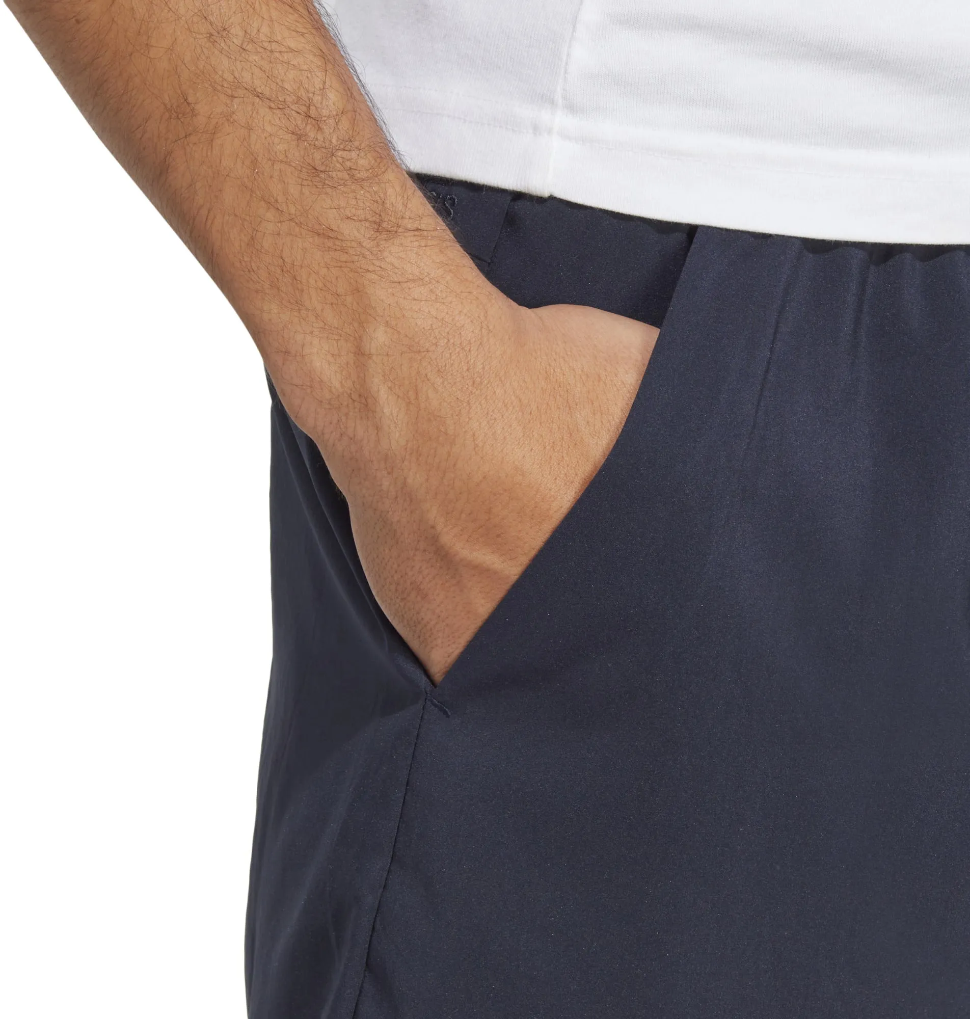 Herren AEROREADY Essentials Chelsea Linear Logo Shorts