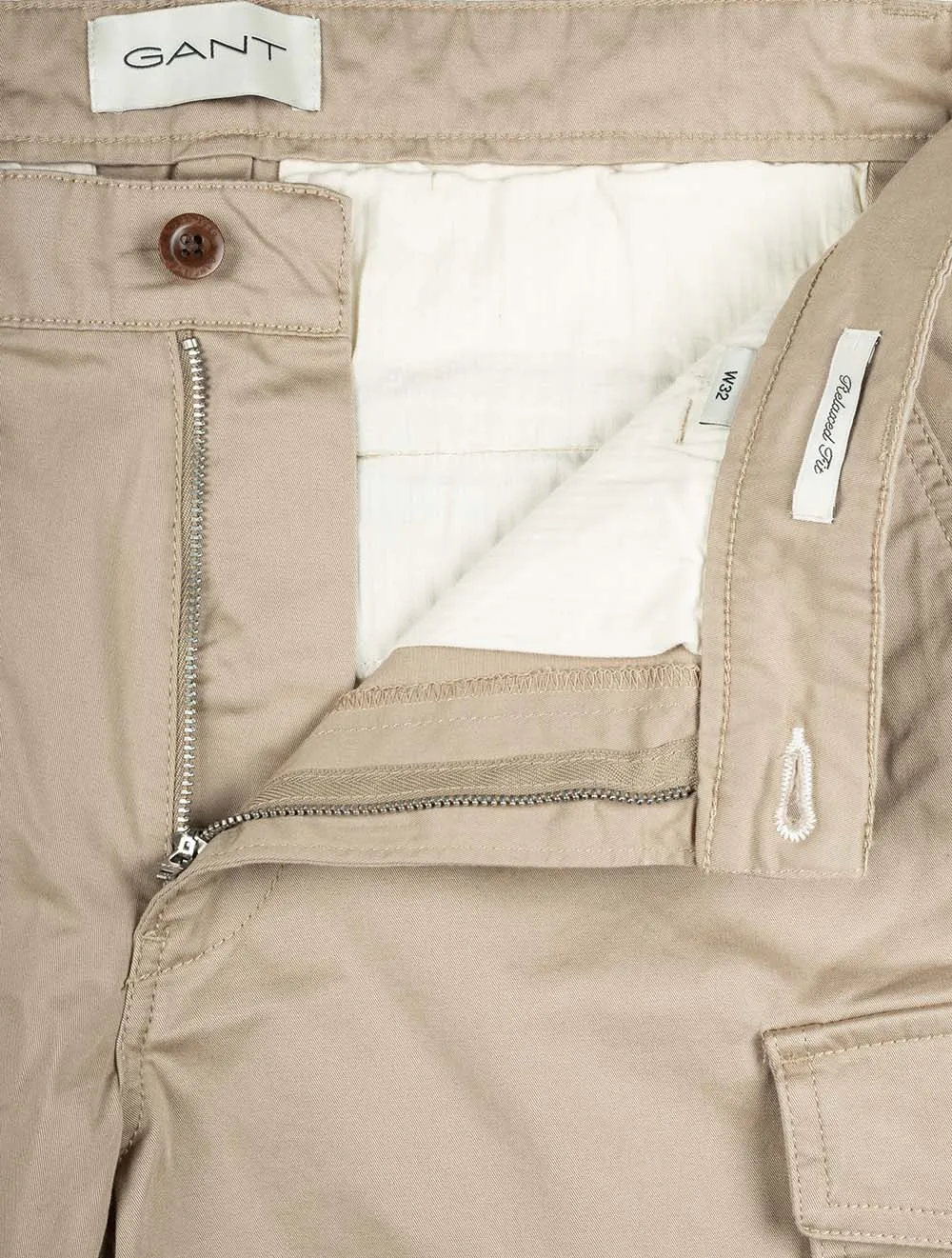 Bequeme Twill-Cargo-Shorts in Dunkelkhaki
