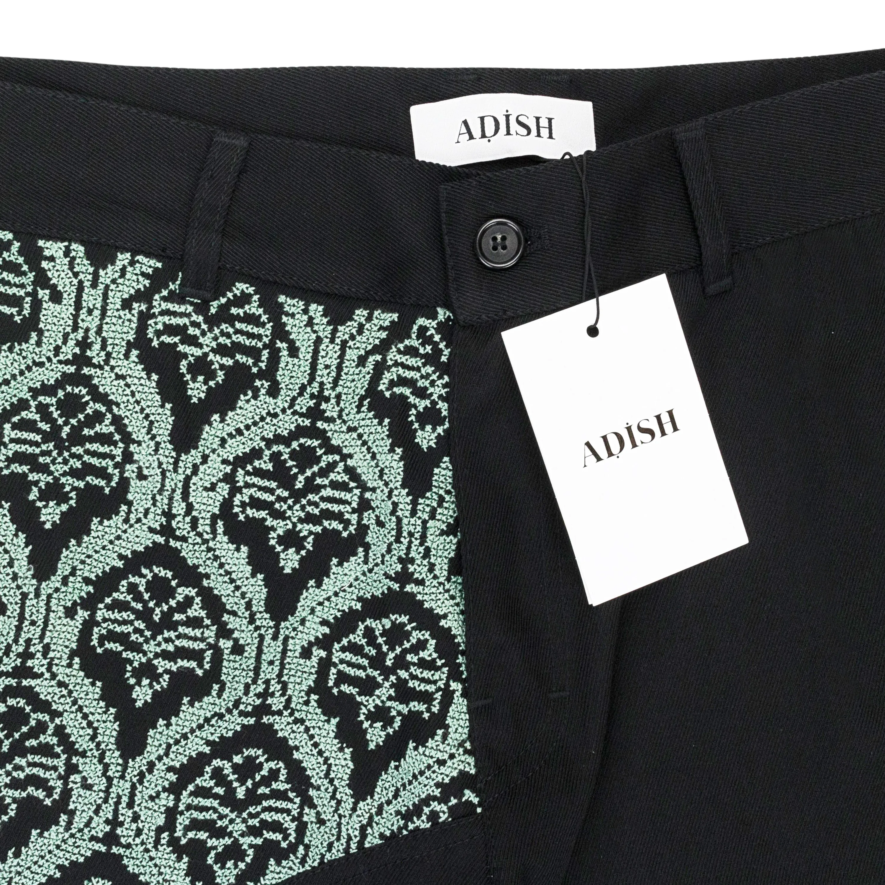 SAWSANAS WOOL WEITE BEIN SCHWARZE HOSE